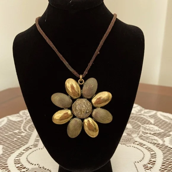 Brass “Daisy” Necklace - Picture 1 of 2